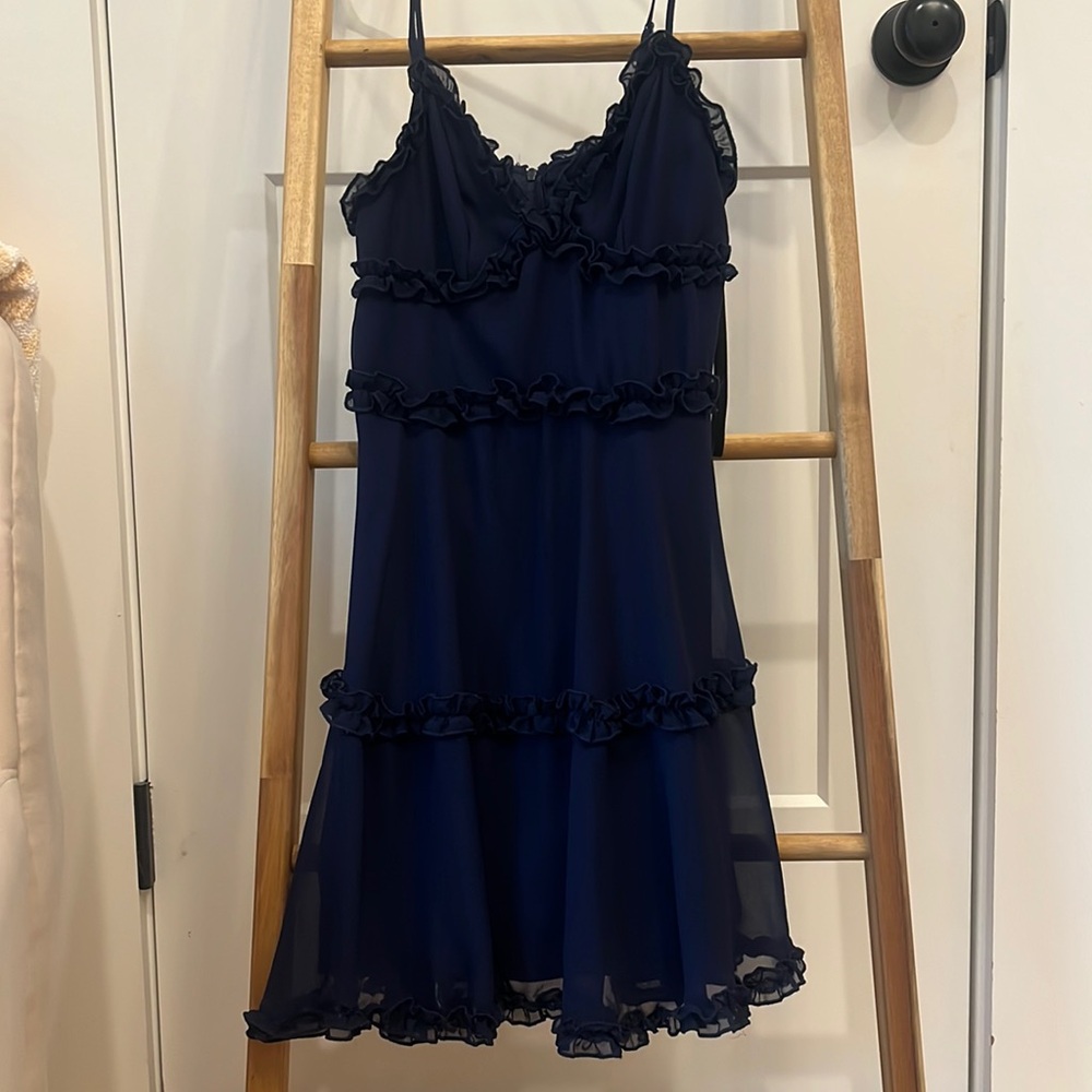 Cute navy dress for cocktail hour, senior pics